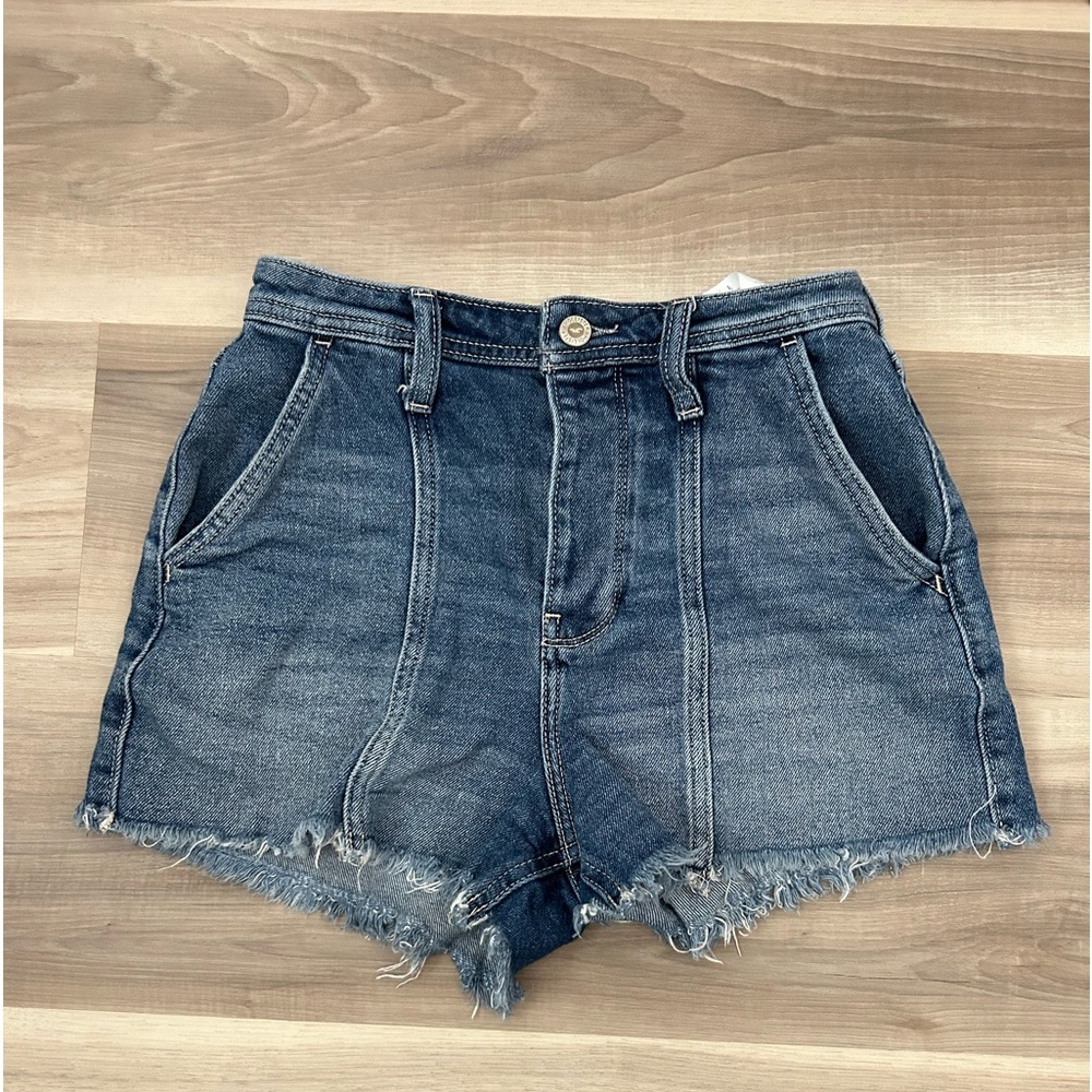 Hollister Ultra High-rise Mom Short Vintage Stretch Jean Shorts Size 1